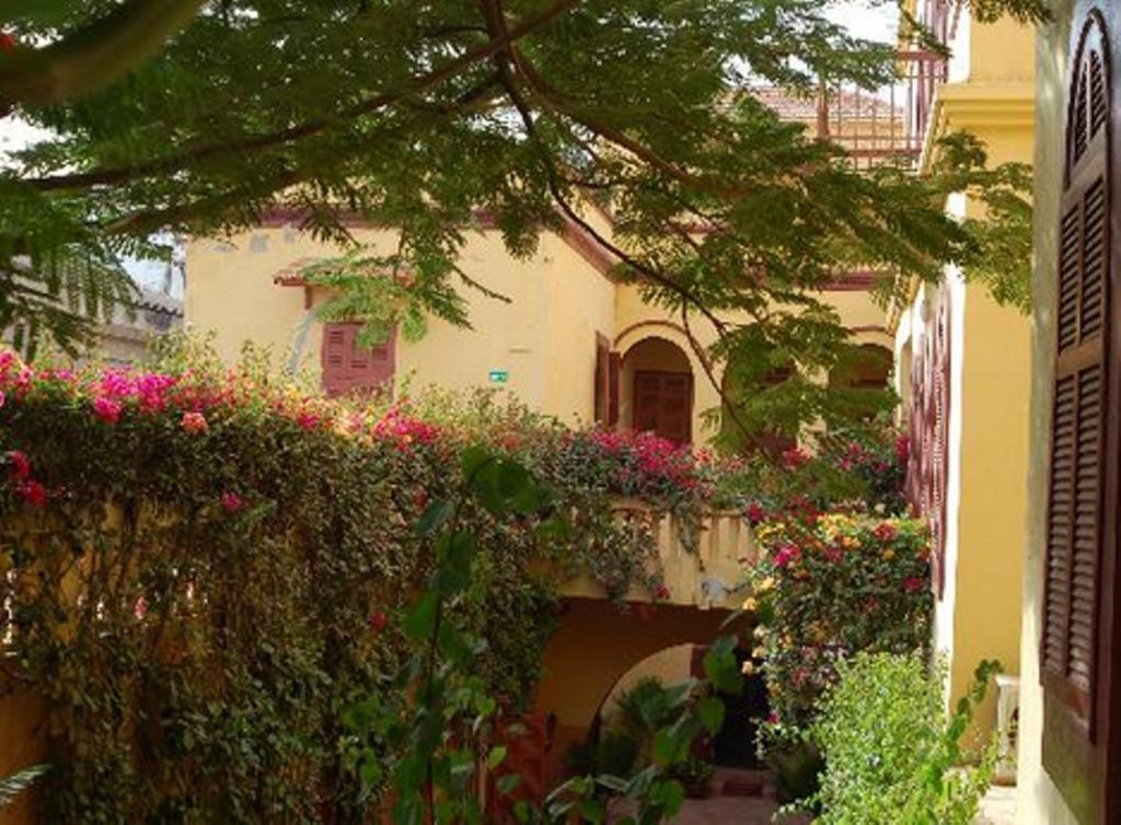 Hôtel La Maison Rose Saint-Louis Senegal - Book a room online